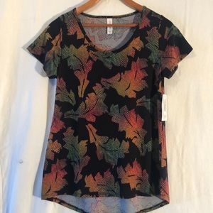 NWT LuLaRoe classic black leaf tee